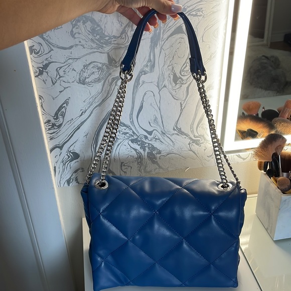 Double-chained shoulder bag - Picture 2 of 5